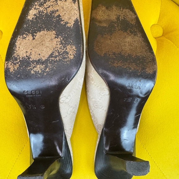 Gucci Cream Mules with Iconic Monogram Size 7 1/2 - Picture 9 of 10